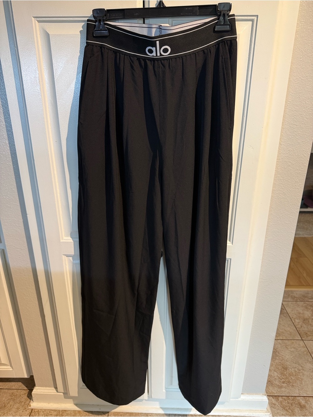 ALO Yoga Workout Black Wide-Leg Lounge Joggers with Branded Waistband - Picture 1 of 6